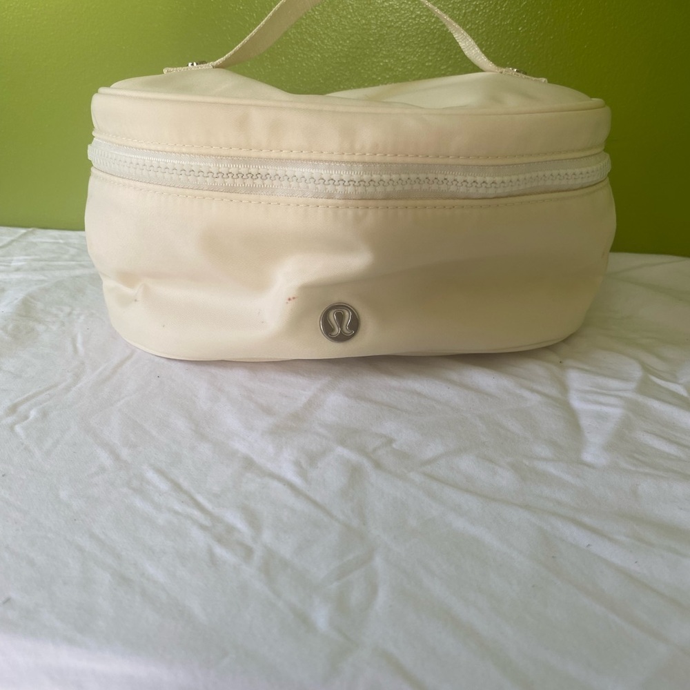 Lululemon Athletica Cream Cosmetic Bag
